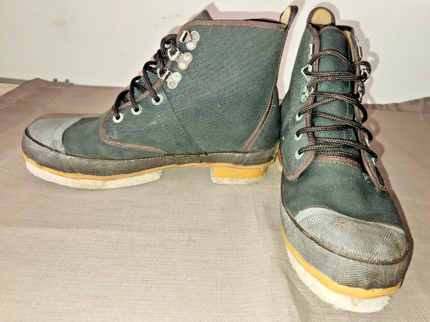 High Top Fly Fish Wading Shoes REMINGTON Men 9 Felt Sole Lightly Used