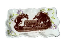 MILFORD NH NEW HAMPSHIRE Souvenir  Porcelain HOLIDAY HOUSE  TRINKET Dish Plate