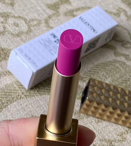Lápiz labial mate Valentino Spike Buttery ~ 302R Pink Is Punk ~ Tamaño completo ~ Nuevo en caja - Imagen 2 de 5