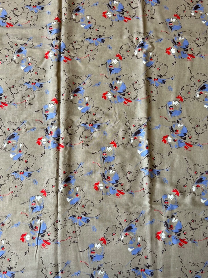 Remanente de tela de costura de viscosa con estampado floral abstracto 2 yardas Foto 4 de 4