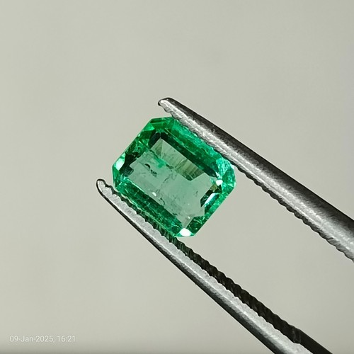 1.45CT 2 pcs Natural Emerald Loose Gemstone for Ring & Pendant Jewelry Making - Picture 3 of 19