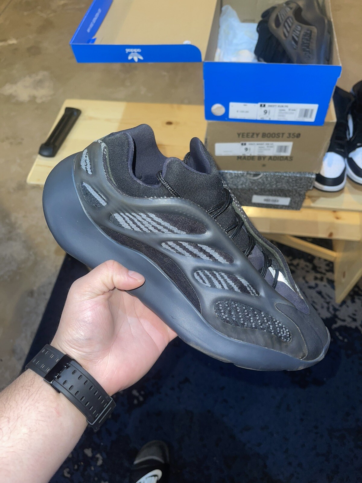 black 700 v3