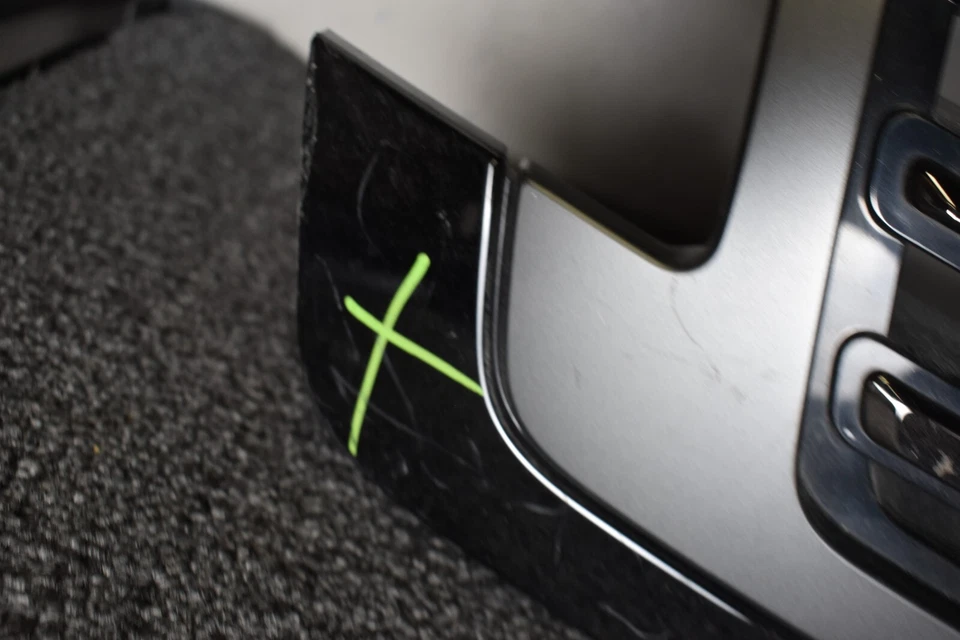 2022 2023 2024 2025 Range Rover L460 parachoques delantero parrilla OEM M8E2-8200-A Foto 3 de 4