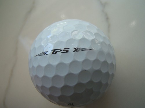 Pelota de golf Taylormade TPS Michigan en muy buen estado - Imagen 3 de 3