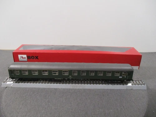 ADE Schnellzug-Personenwagen 342-2 ABüm DB [H0, DC] in Au-Box
