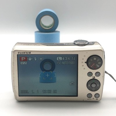 FujiFilm FinePix F200 EXR 12.0 Mega Pixels Compact Digital Camera