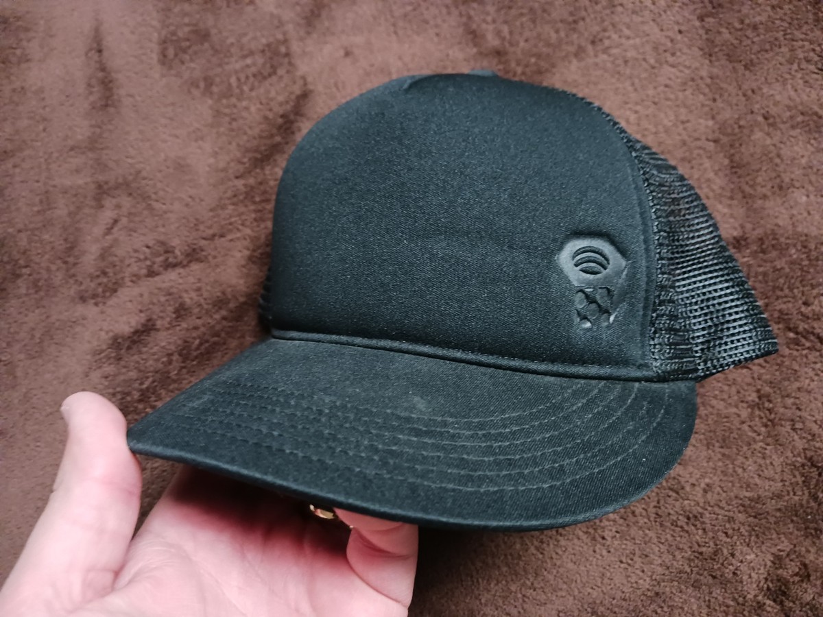 Mountain Hardwear Trucker Hat Cap Black Mesh SnapBack Vented Foam Front