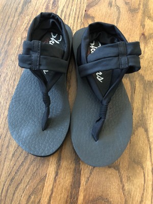 sketchers yoga sandals