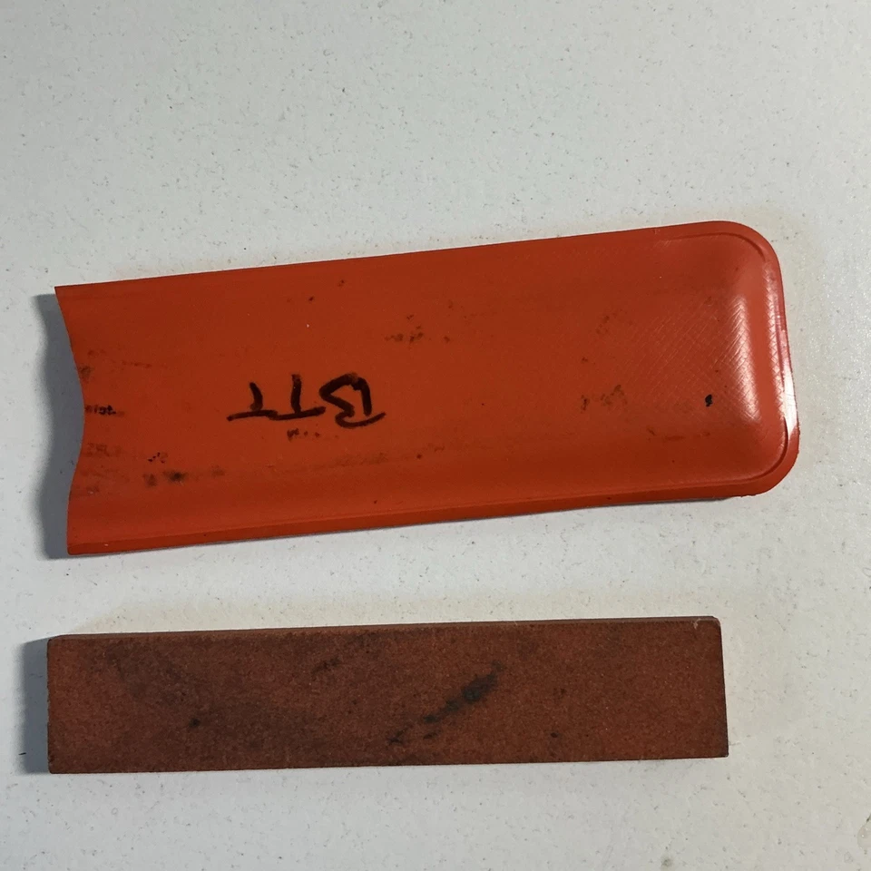 Piedra de afilar Norton 1” x 4” x 0,25” de colección hecha en EE. UU. en estuche de plástico Foto 2 de 4