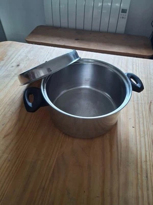 Faitout inox 18-10 et cuivre Uginox made in france - Photo 1/4