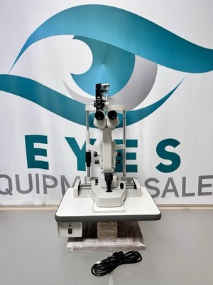Topcon SL-D2 Slit Lamp w/ Haag Streit 870 Tonometer