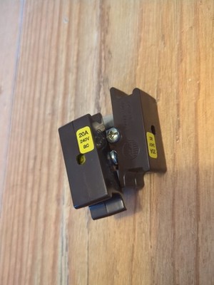 2 X 20 AMP WYLEX C.0 PATRONE BS1361 SICHERUNGSBAUGRUPPE 20A c/w HRC SICHERUNG ohne SOCKEL 