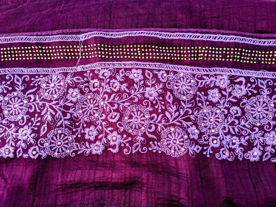 Sari indio bordado, borde con lentejuelas. Viene con blusa cosida Foto 2 de 4