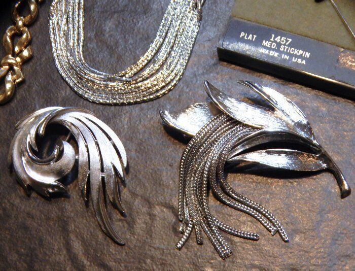 MCM Vintage Wear Resale Jewelry Lot ~ Necklace Pi… - image 9
