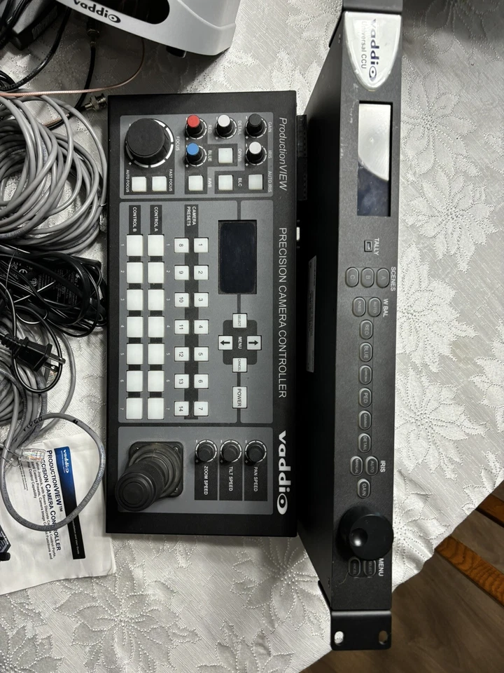 Cámara Vaddio ClearView HD 20 con CCU, vista de cámara de precisión, mini convertidor y más Foto 2 de 4