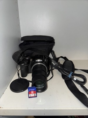 Digitalkamera  FinePix S8600 36x optischer Zoom mit + 4GB SD Foto Video