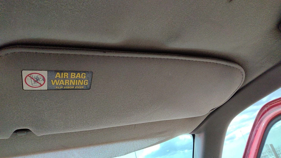 Mazda B2500 1999 pasajero derecho parasol OEM gris V2 Foto 4 de 4