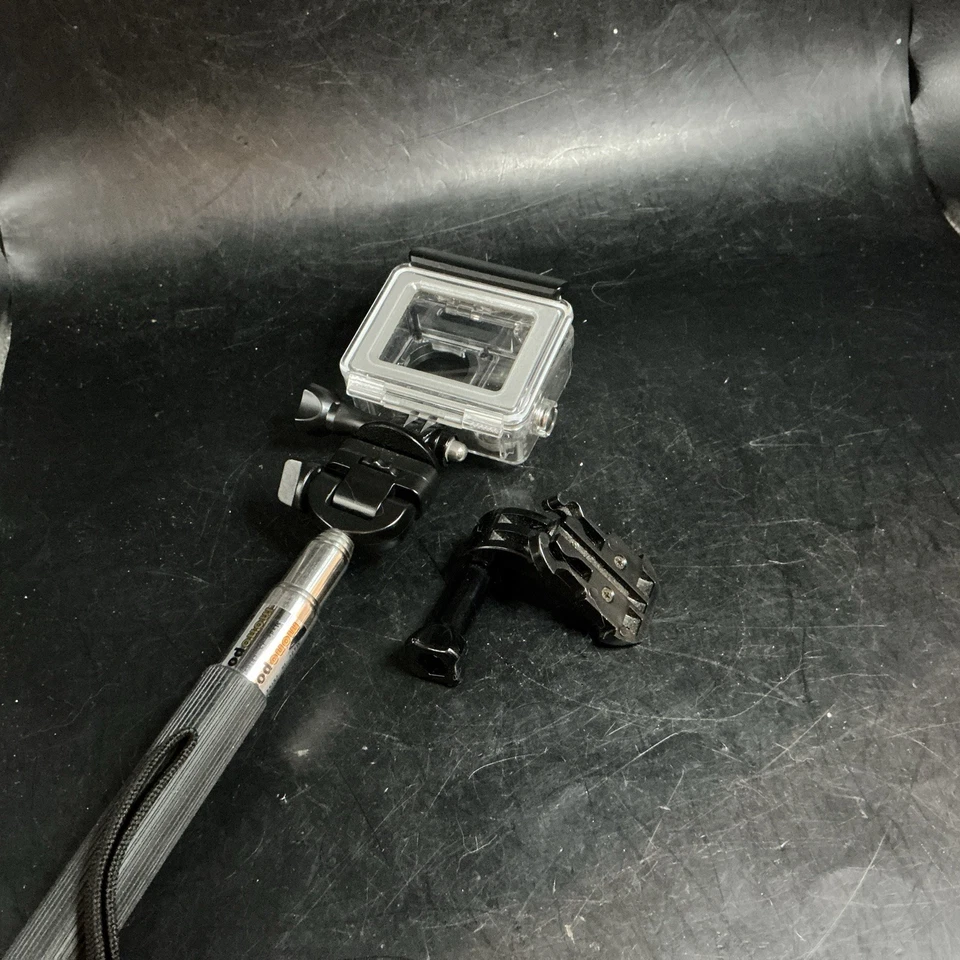 Go Pro Hero 4 Black - 8 GB Memory Card - 3 Ft Retractable Stick.        69o - Image 4 of 4