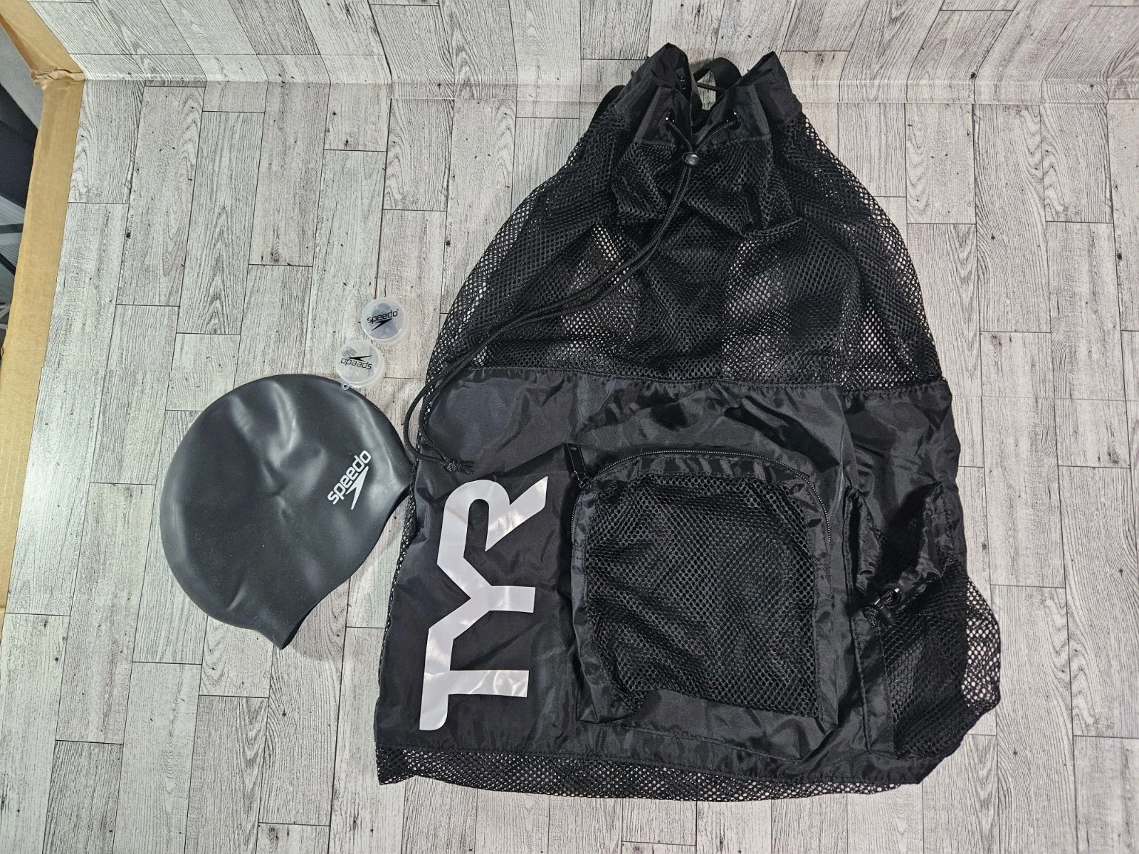 Backpack Mesh Mummy Bag Black Lightweight Speedo Cap Ear Nos