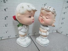 Kissing Couple 1960s Japan bobbing head nodders Enesco magnetic boy girl