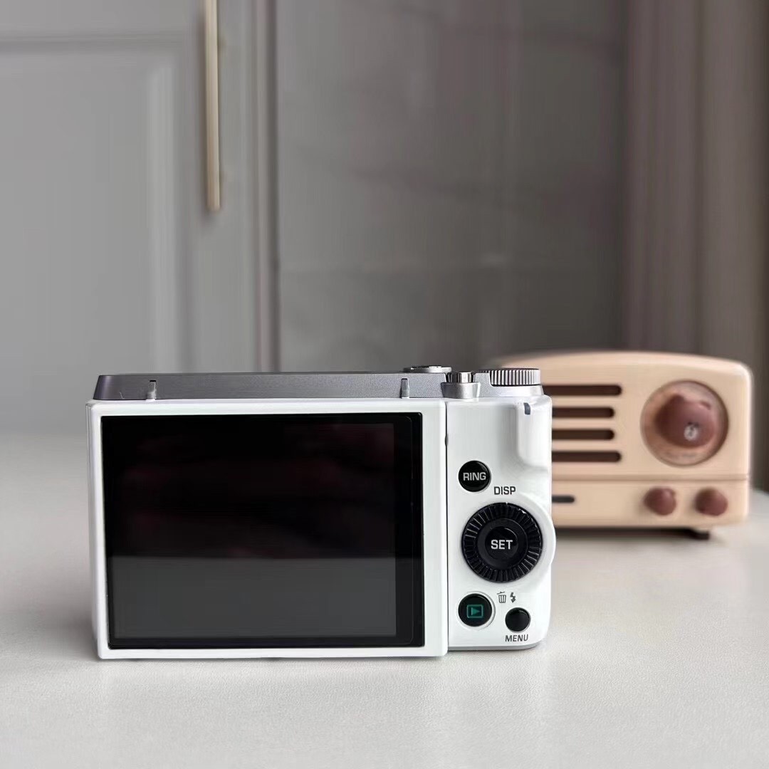 CASIO EX-ZR1000 ホワイト Casio EXILIM Ex-ZR1000 ZR1000 digital camera W. 12.5x Zoom Lens