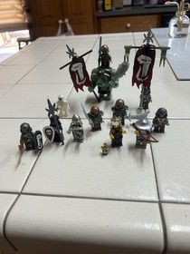 LEGO Castle Tower Raid+King And War Wagon/Troop Transport Skeletons/Orcs Retired