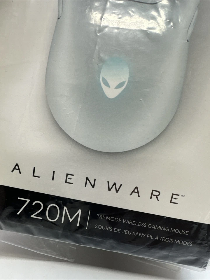 Alienware AW720M Tri-Mode Wireless Gaming Mouse - 2.4GHz Wireless, Bluetooth 5.1 - Image 2 of 4