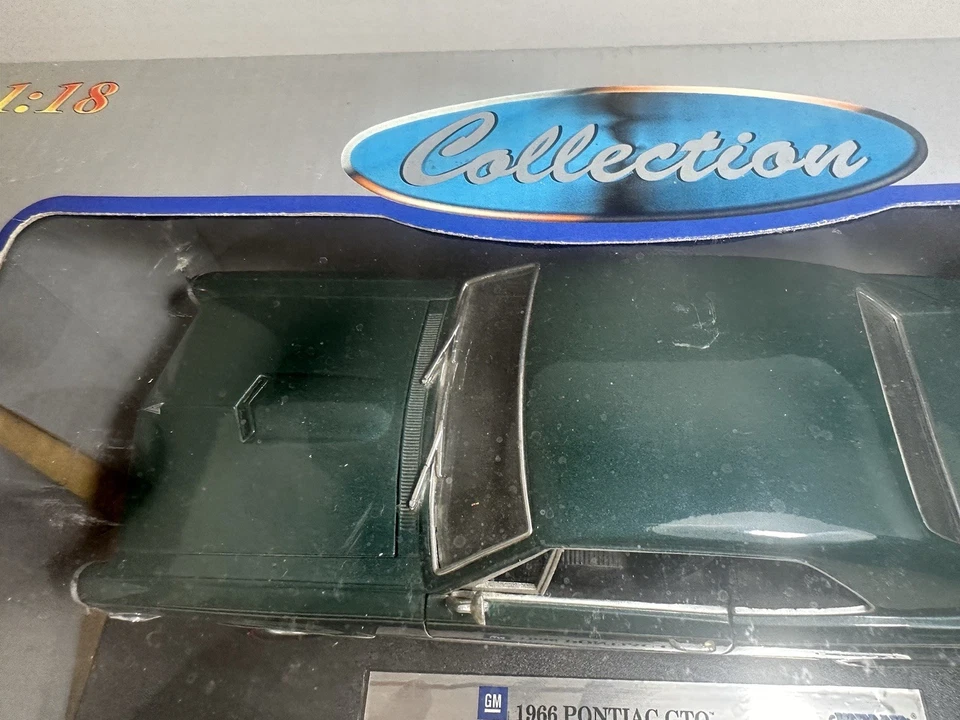 WELLY 1:18 SCALE 1966 PONTIAC GTO HT DIECAST! DARK GREEN! - Image 3 of 4