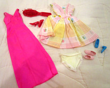 Vintage Barbie: Clothing/Accessories Lot