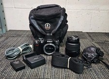 Nikon D40 Digital SLR Camera with AF-S DX Nikkor ED 18-55mm 1:3.5-5.6G II Lens
