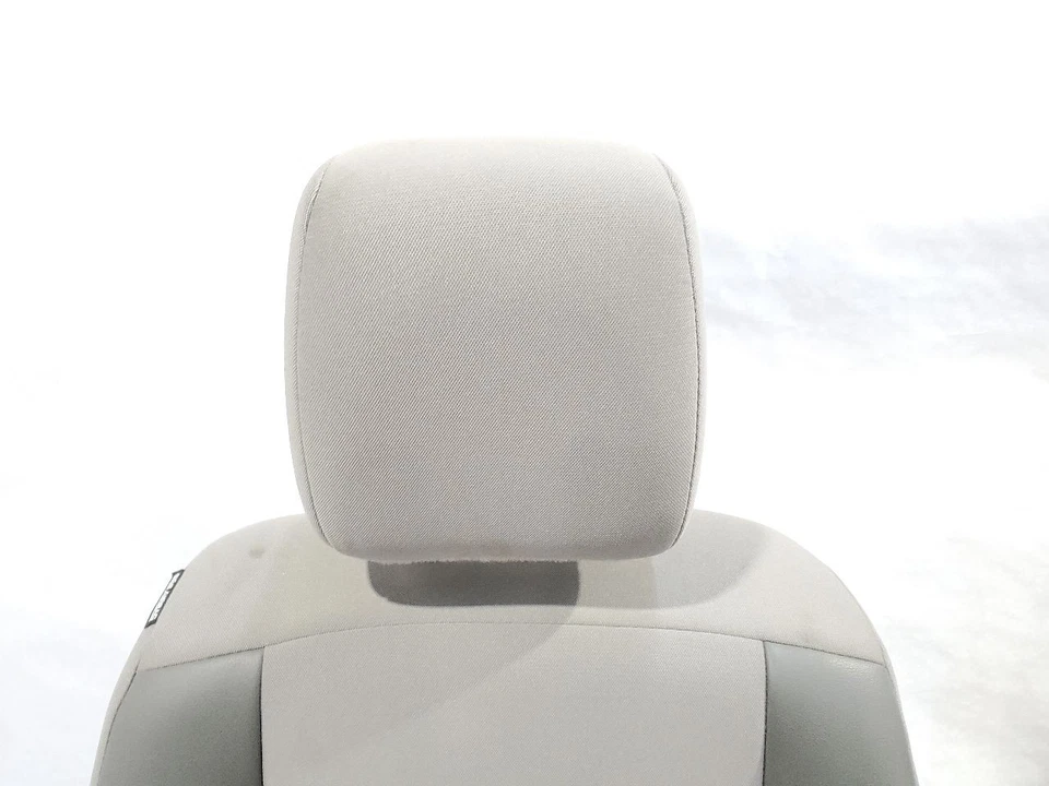 2012 2013 2014 Nissan NV 3500 OEM Pair Of Seats With Console — 第 4/4 张图片