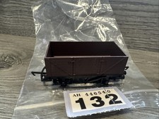 Hornby R1157 OO Gauge Unprinted Brown 7 Plank Wagon