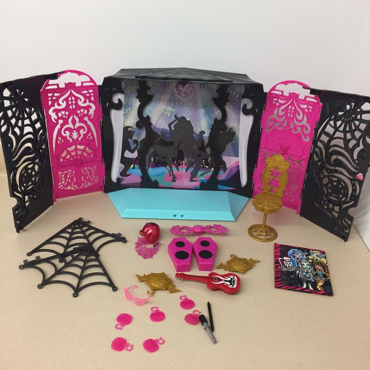 Monster High Party Lounge Room 13 Wishes DJ set Mattel Plus