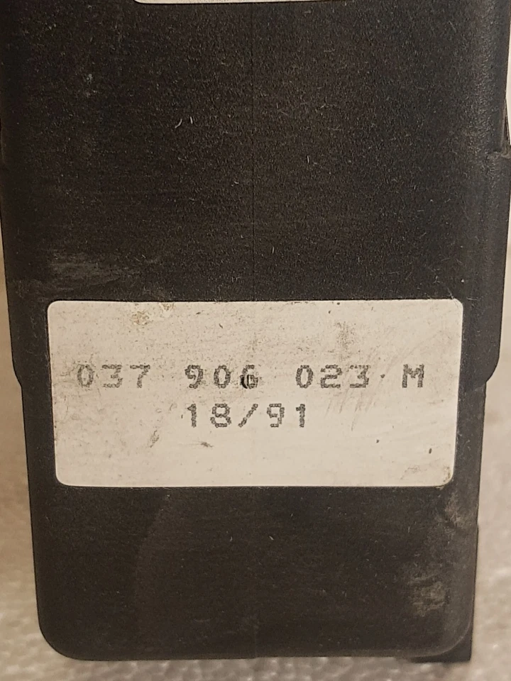 ORDENADOR VOLKSWAGEN GOLF 1991-92 1,8 L A/T ECU ECM 037 906 023 M Foto 4 de 4