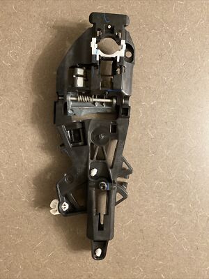 CHEVROLET MALIBU 2016 LS REAR RIGHT DOOR EXTERIOR HANDLE BRACKET FACTORY