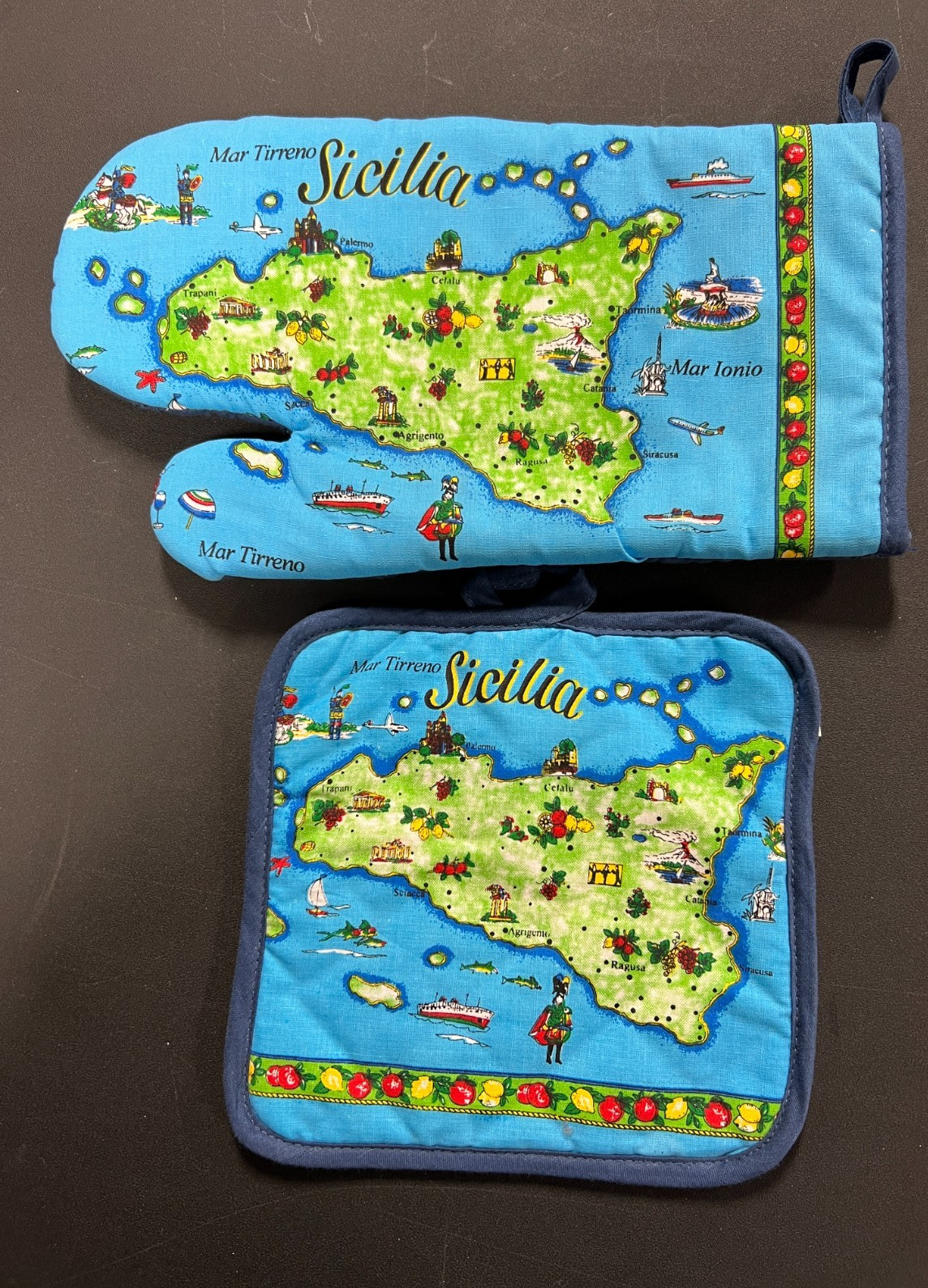 Sicily Souvenir Sicilia Apron,Mitt, Pot Holder & 4  VTG  Italian Cook Books