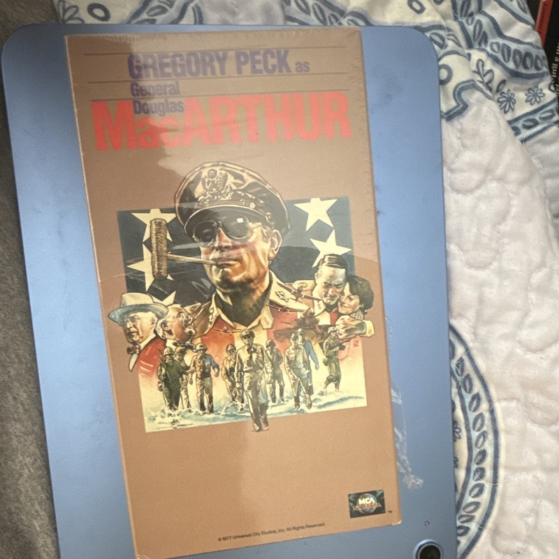 MacArthur LaserDisc 1977 PG Drama War Gregory Peck Joseph Sargent English