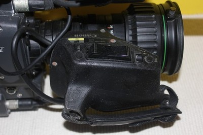 VINTAGE SONY MODEL DXC-D30 DIGITAL VIDEO CAMERA- READ THE