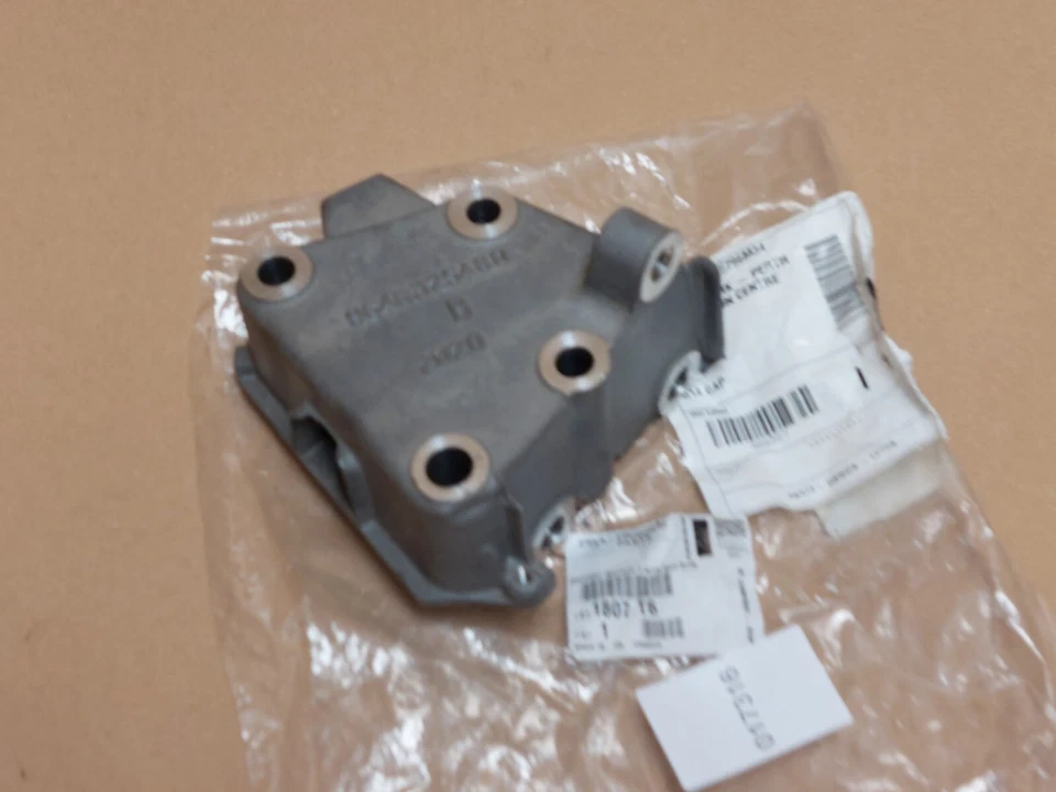 Peugeot 406 Right Side Engine Mount Bracket 2.2 HDi 1807T6 Citroen Genuine NEW - Image 3 of 4