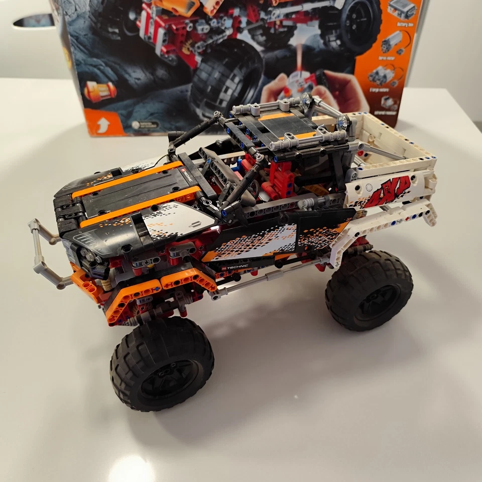 LEGO Technic 9398 4 x 4 Crawler, foto 2 di 5