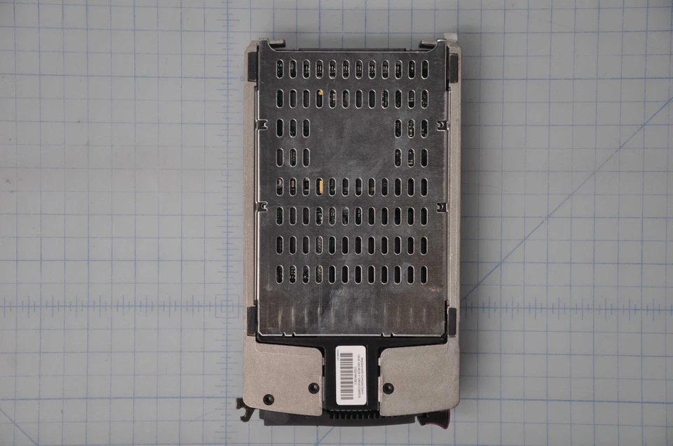 HP - 18.2GB 10K RPM WIDE ULTRA 3 SCSI HS HDD USED 232574-001 - Image 2 of 3