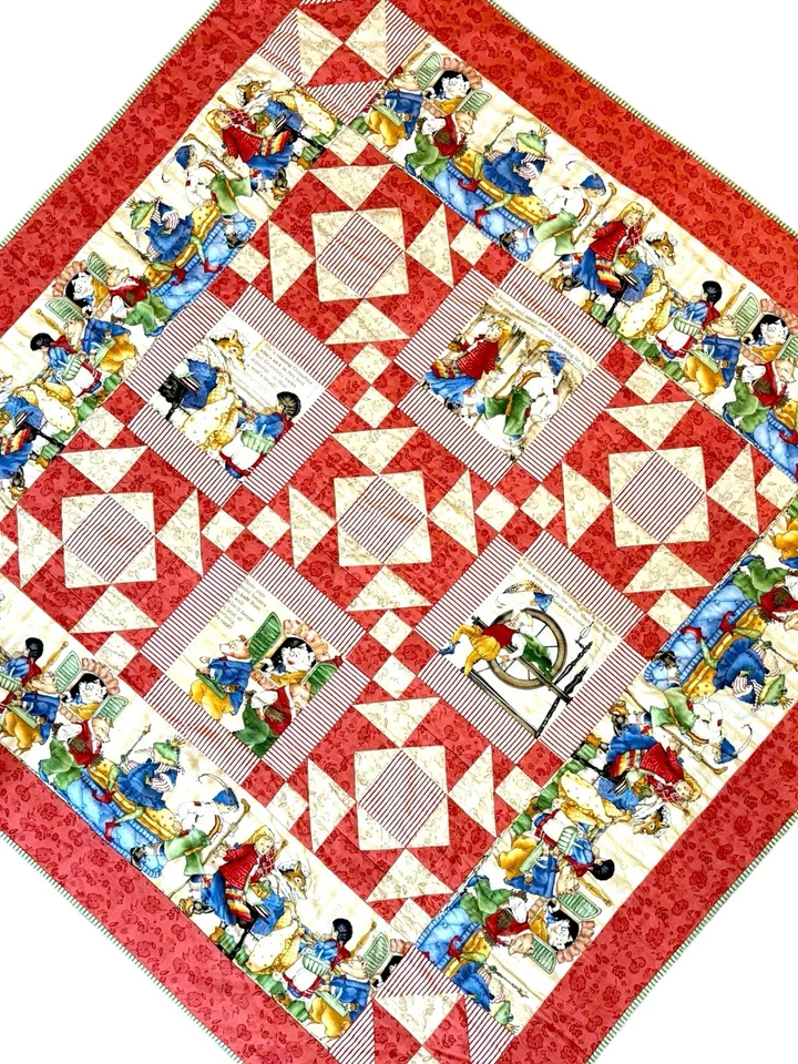 Edredón de Colección Hecho a Mano Noticias y Cuentos 56x56 Reversible Corona Impresión Difícil de Encontrar Fábulas Foto 2 de 4