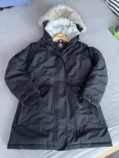 Wintermantel Timberland Gr..M Farbe Schwarz mit Kapuze Top Zustand. Wie Neu