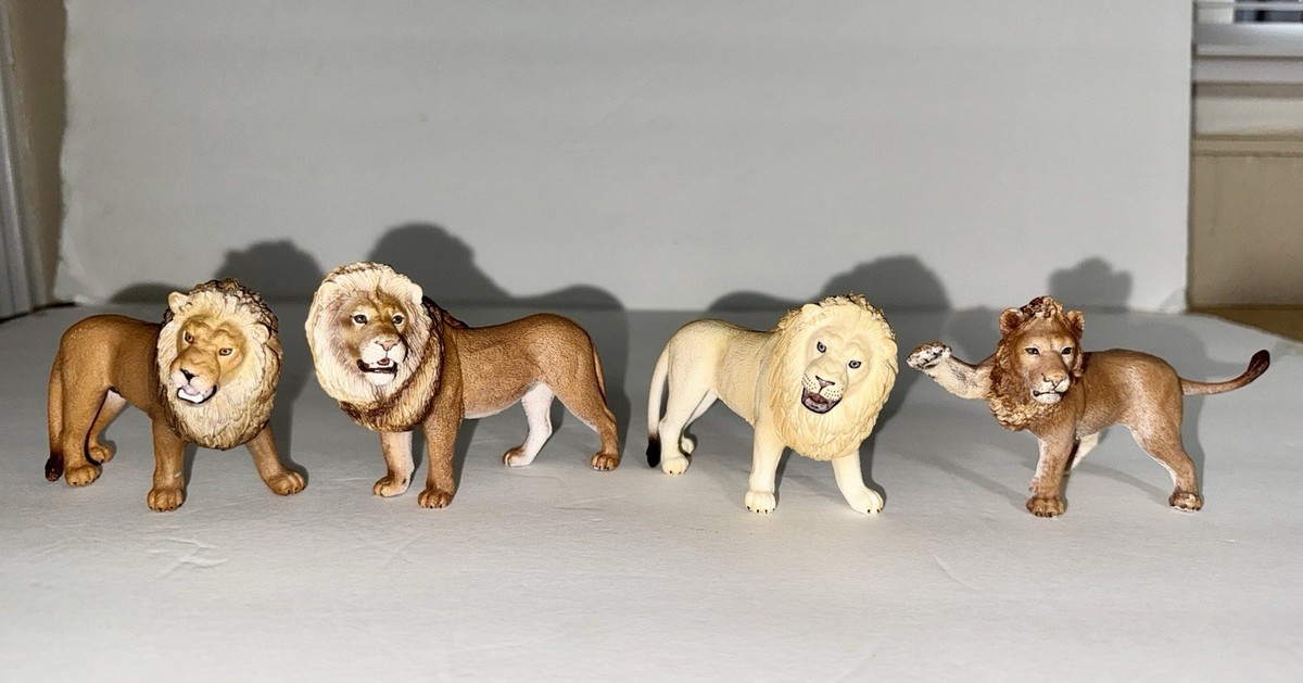 SCHLEICH WILD LIFE LION CAVE #42256 + 11 Figures with Super Rare