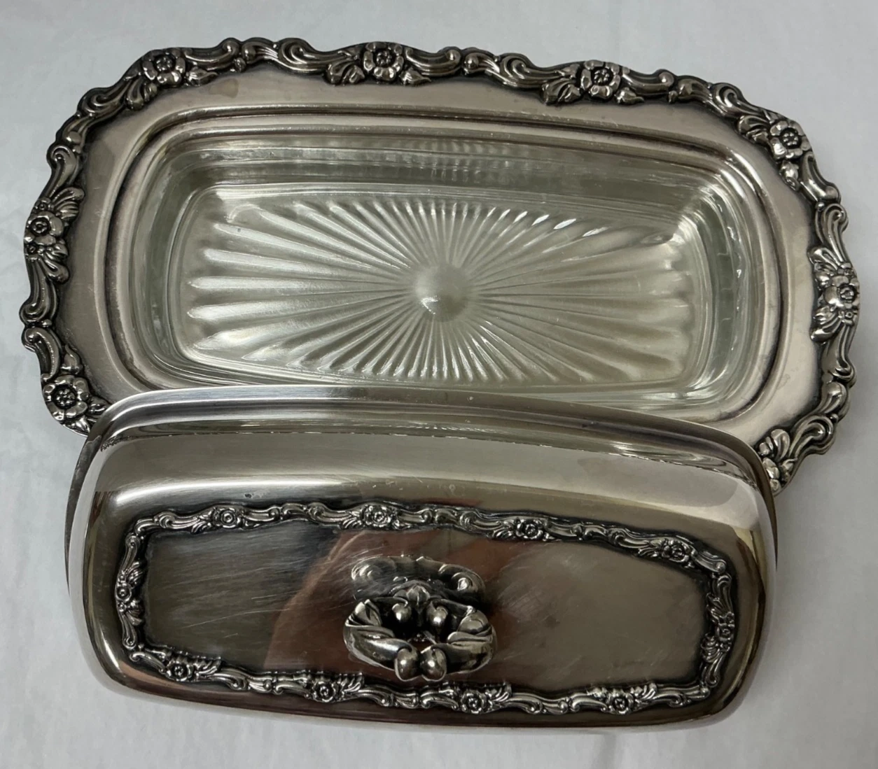 Royal Provincial WM Rogers Silver Plated Covered Butter Dish w/ Glass Liner