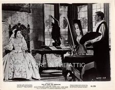 UNIVERSAL HORROR PICTURES STAR VINCENT PRICE ORIG AIP EDGAR ALLAN POE STILL #1