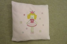  'NIEMARKOWA' RÓŻOWA APLIKACJA WZÓR WRÓŻKI PODUSZKA I POSZEWKA