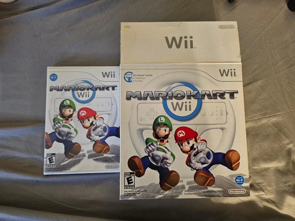 Mario Kart Wii Big Box CIB Bundle with 4 Wii Wheels - Complete in Box - Image 2 of 4