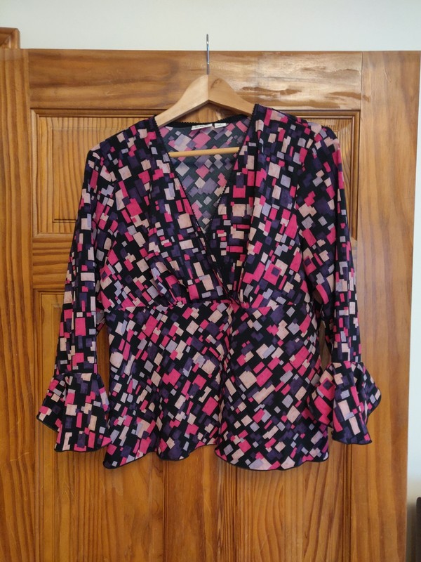 CATO Purple/Pink Bell Sleeve Polyester Blouse, size L