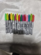 15 assorted sharpie markers